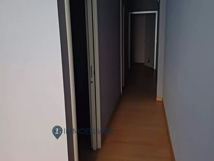 Immagine 14 di Locale commerciale in vendita  in Via Sobborgo Emiliano a Sarzana