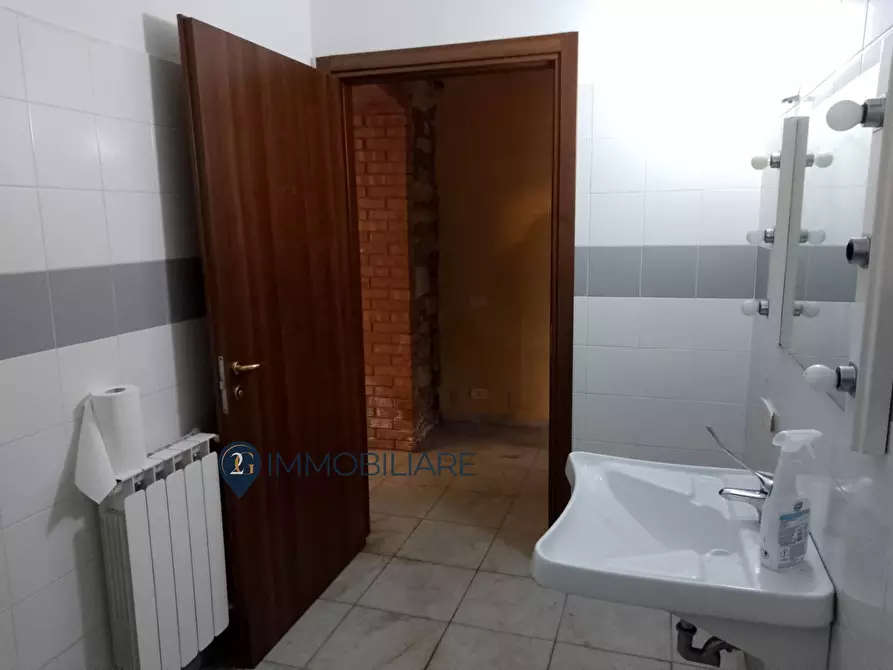 Immagine 13 di Appartamento in vendita  in Via Genova a La Spezia