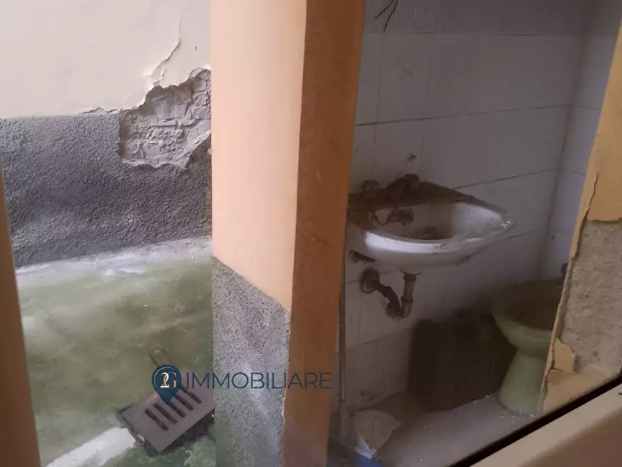 Immagine 19 di Appartamento in vendita  in Via Genova a La Spezia