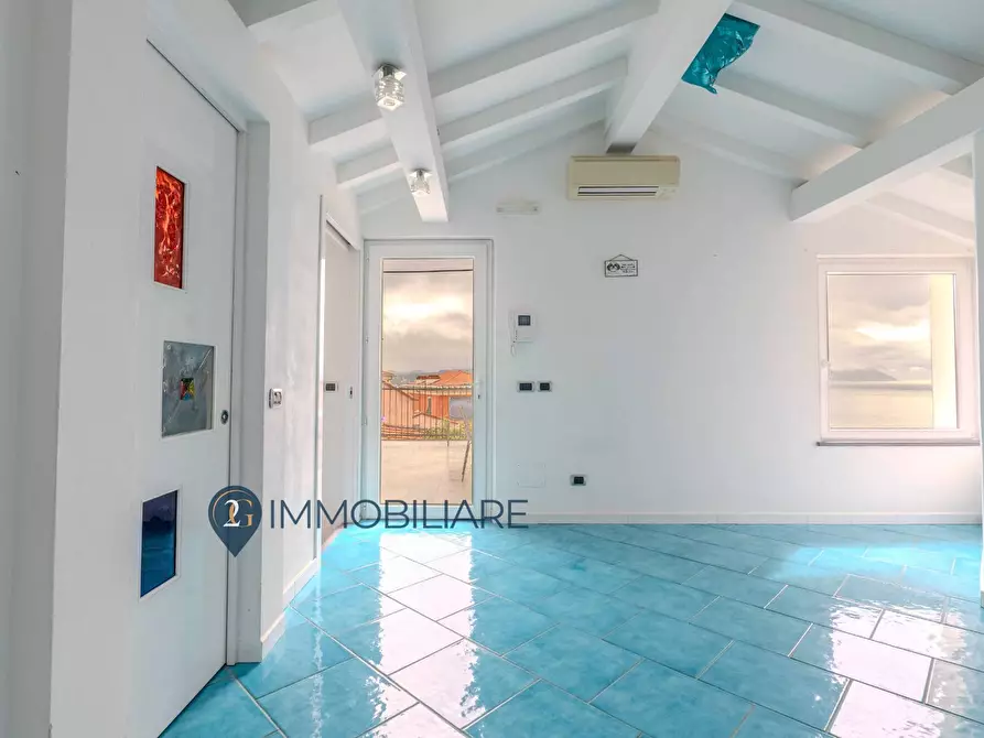 Immagine 5 di Casa semindipendente in vendita  in Salita Del Pianello a La Spezia