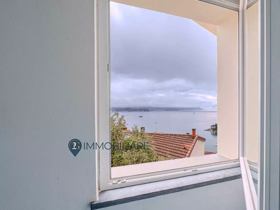 Immagine 7 di Casa semindipendente in vendita  in Salita Del Pianello a La Spezia