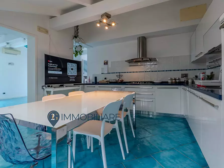 Immagine 9 di Casa semindipendente in vendita  in Salita Del Pianello a La Spezia