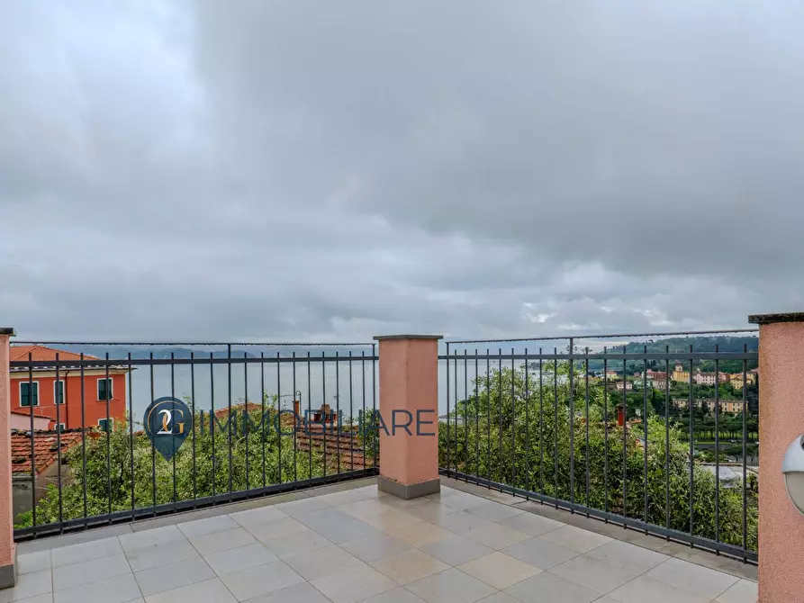 Immagine 10 di Casa semindipendente in vendita  in Salita Del Pianello a La Spezia