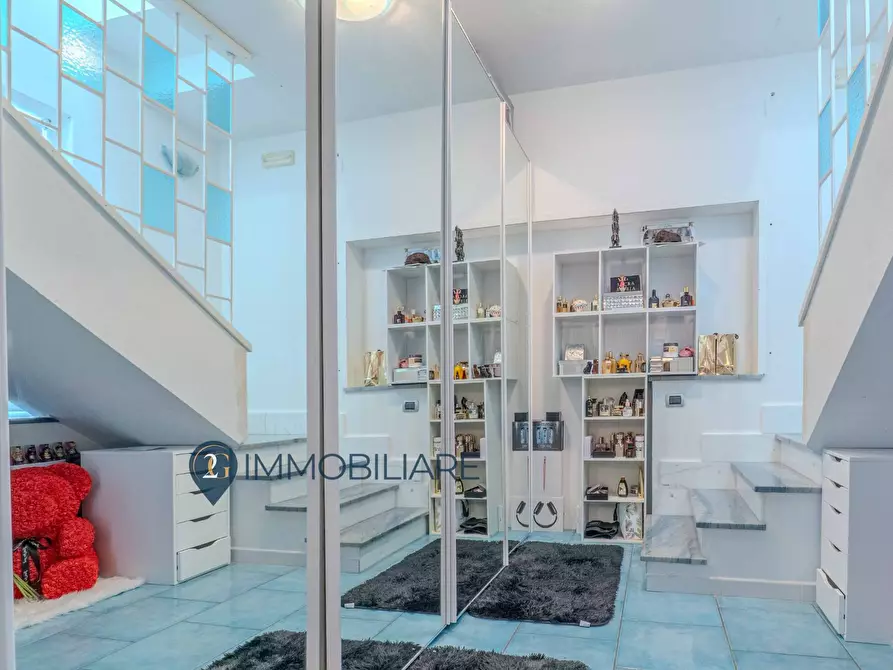 Immagine 21 di Casa semindipendente in vendita  in Salita Del Pianello a La Spezia