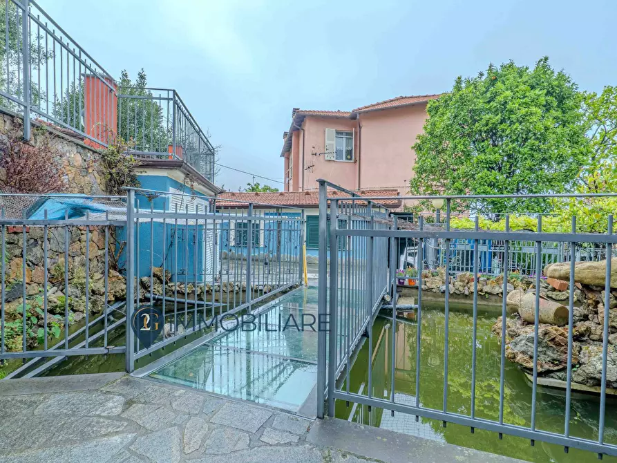 Immagine 24 di Casa semindipendente in vendita  in Salita Del Pianello a La Spezia