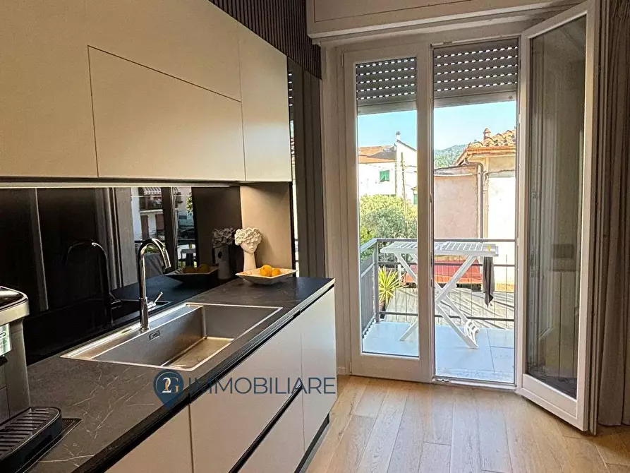 Immagine 10 di Appartamento in vendita  in Via Cuccarello 32 a Ameglia