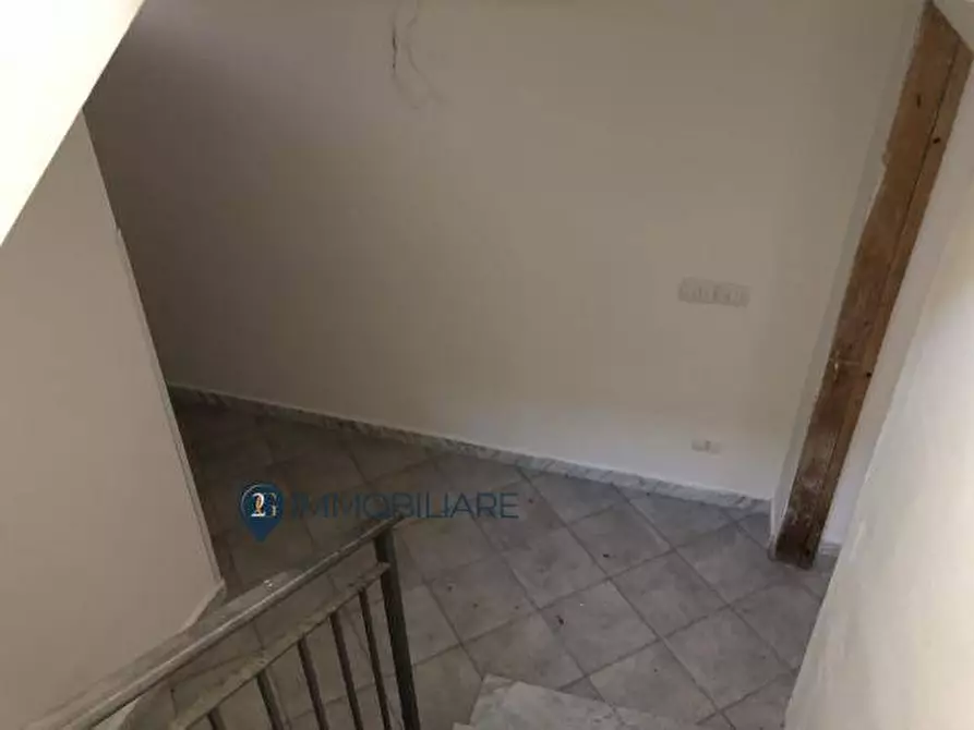 Immagine 8 di Locale commerciale in vendita  in Via Maestro Pietrino Venturini a Aulla