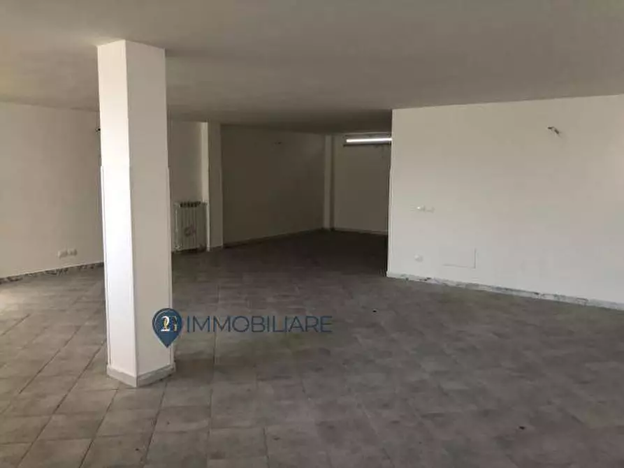 Immagine 9 di Locale commerciale in vendita  in Via Maestro Pietrino Venturini a Aulla