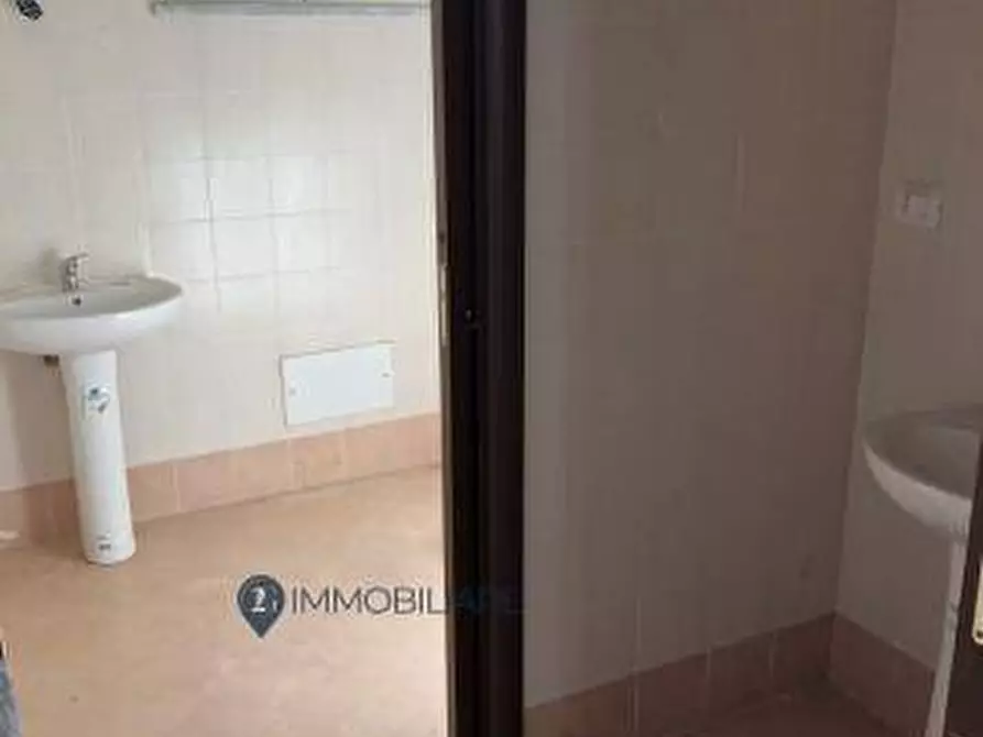 Immagine 13 di Locale commerciale in vendita  in Via Maestro Pietrino Venturini a Aulla