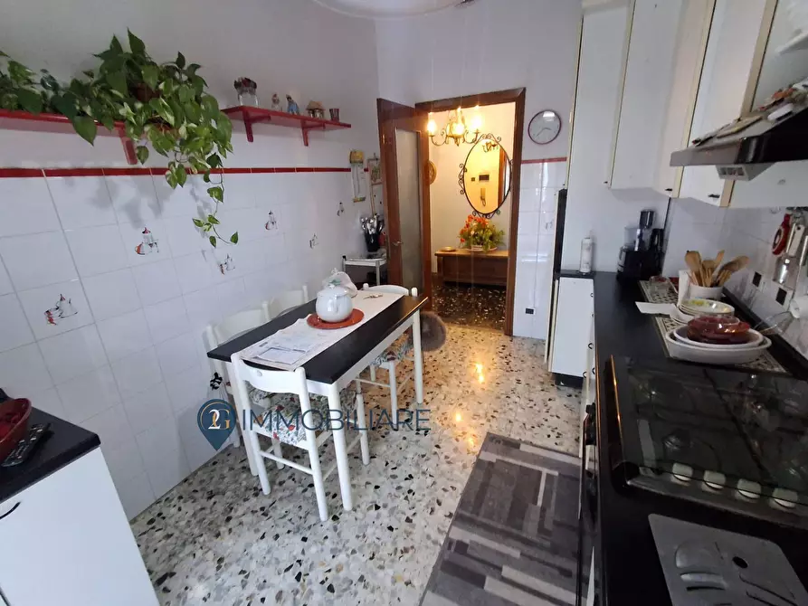 Immagine 6 di Appartamento in vendita  in Stradone D'oria 44 a La Spezia