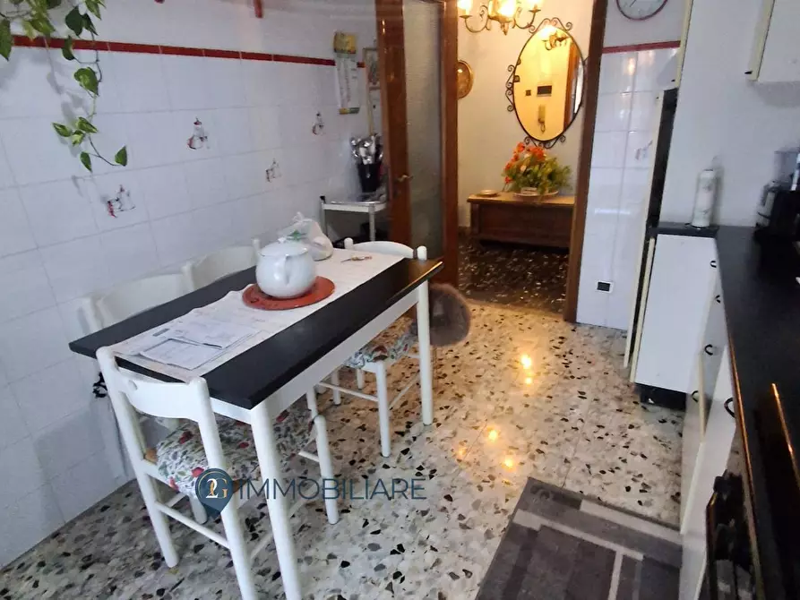 Immagine 5 di Appartamento in vendita  in Stradone D'oria 44 a La Spezia