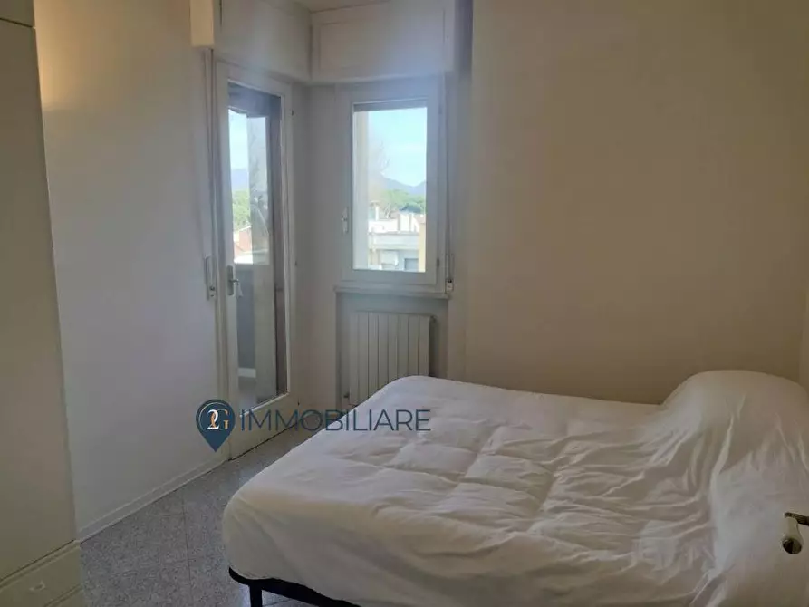 Immagine 13 di Appartamento in vendita  in via Filzi 134 a Viareggio