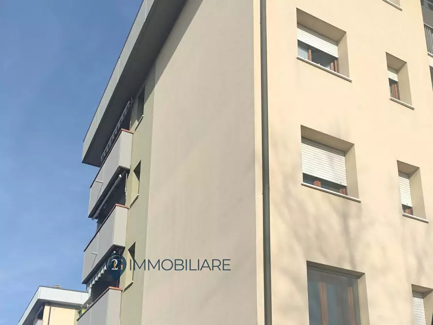 Immagine 20 di Appartamento in vendita  in via Filzi 134 a Viareggio