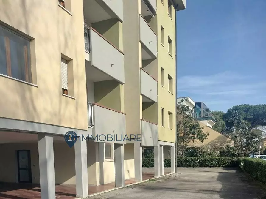 Immagine 21 di Appartamento in vendita  in via Filzi 134 a Viareggio