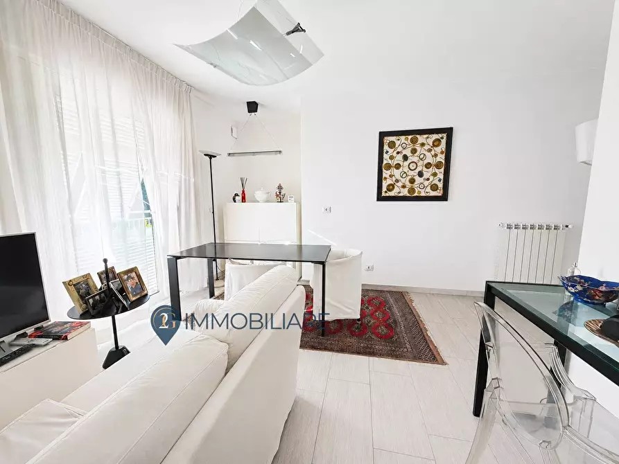 Immagine 3 di Appartamento in vendita  in via cisa vecchia 222 a Santo Stefano Di Magra