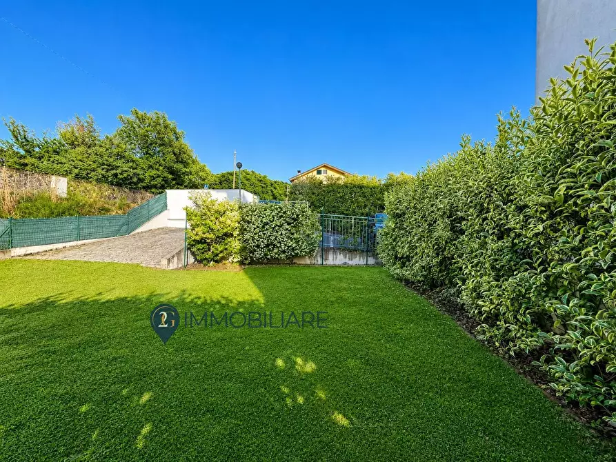 Immagine 23 di Appartamento in vendita  in via cisa vecchia 222 a Santo Stefano Di Magra