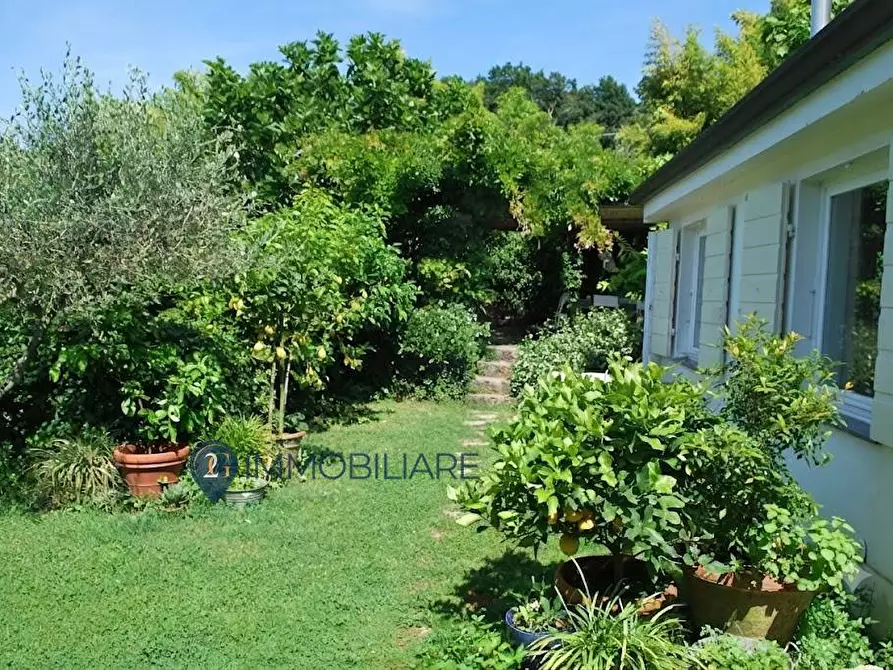 Immagine 7 di Casa semindipendente in vendita  in Zanego a Beverino