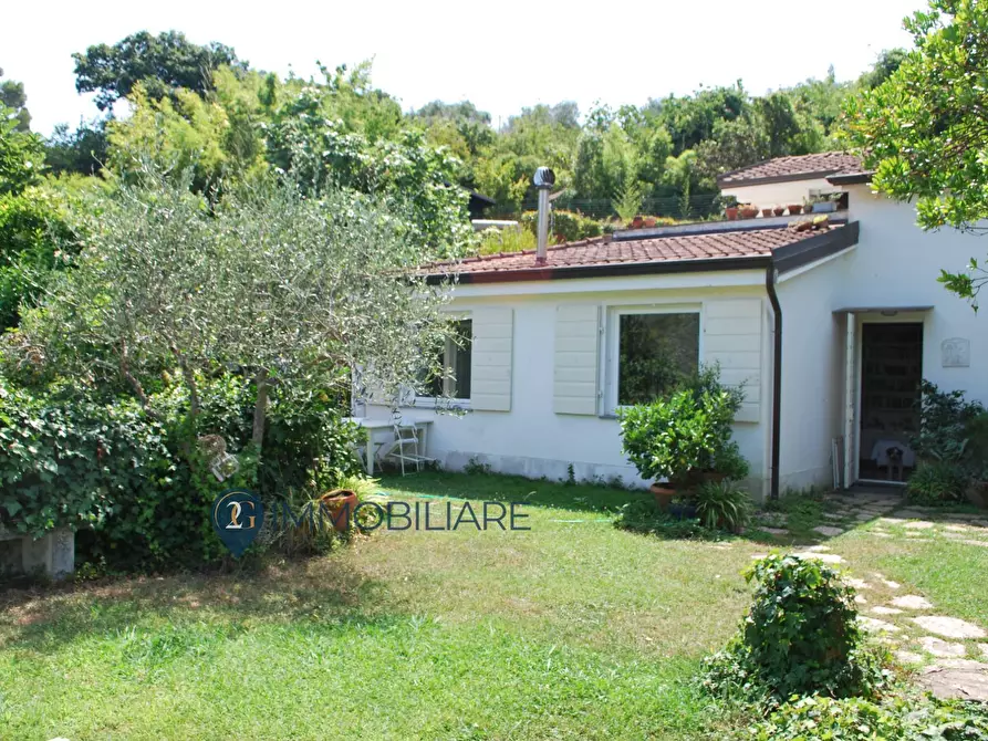 Immagine 8 di Casa semindipendente in vendita  in Zanego a Beverino