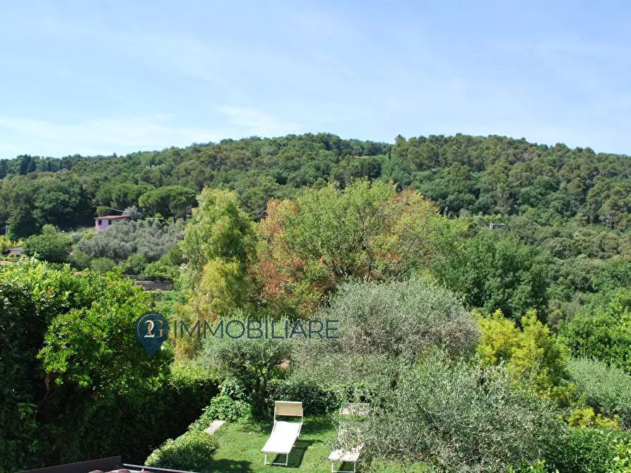 Immagine 1 di Casa semindipendente in vendita  in Zanego a Beverino