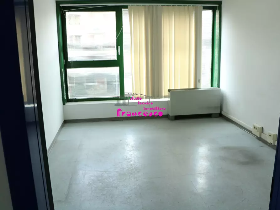 Immagine 12 di Ufficio in vendita  in Via Francesco Berni a Empoli