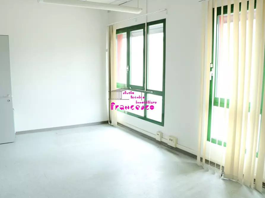 Immagine 13 di Ufficio in vendita  in Via Francesco Berni a Empoli
