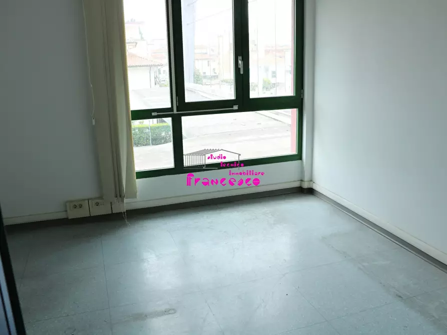 Immagine 14 di Ufficio in vendita  in Via Francesco Berni a Empoli