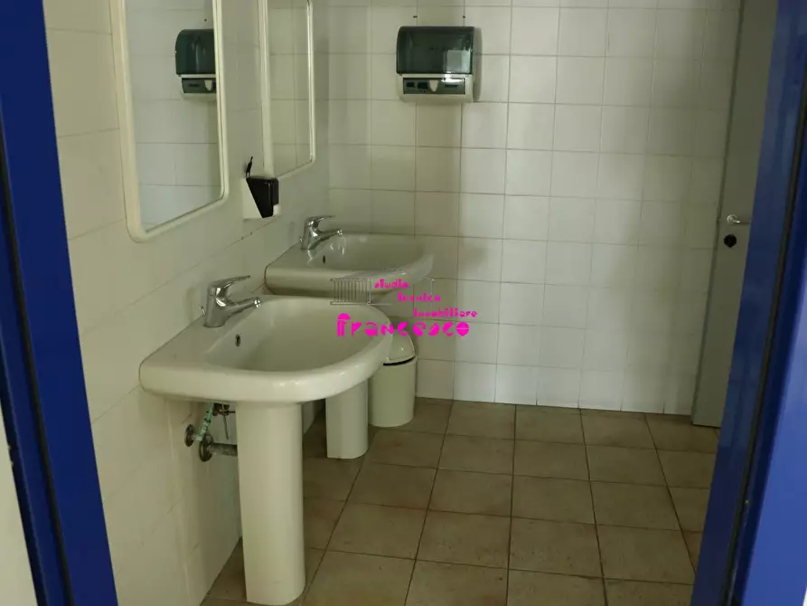 Immagine 18 di Ufficio in vendita  in Via Francesco Berni a Empoli