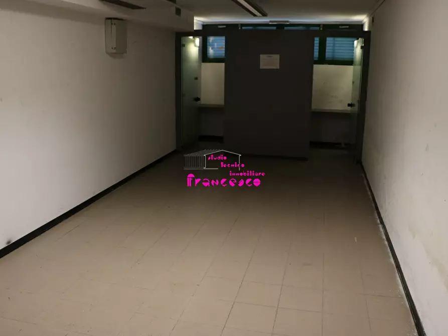 Immagine 27 di Ufficio in vendita  in Via Francesco Berni a Empoli