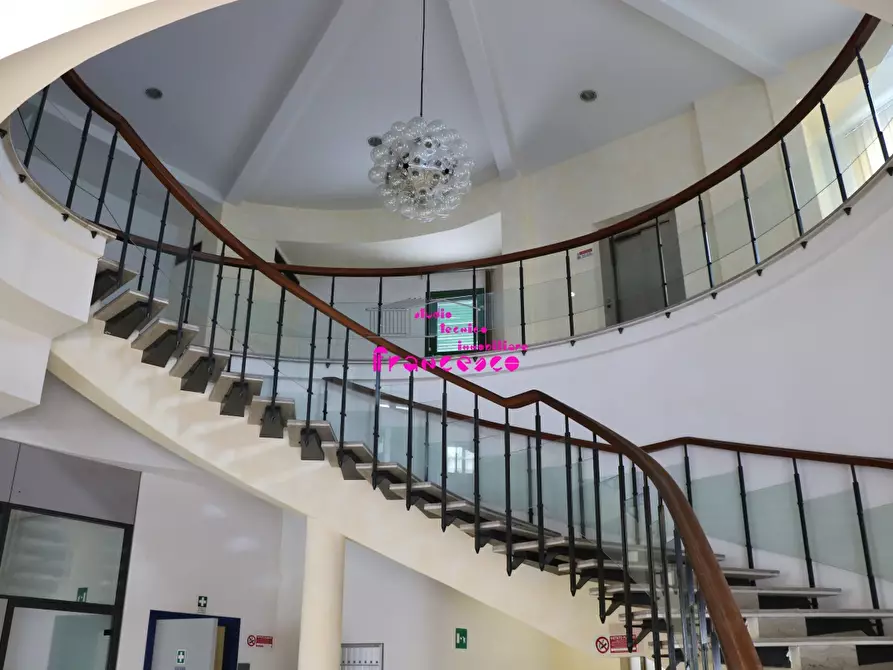 Immagine 28 di Ufficio in vendita  in Via Francesco Berni a Empoli