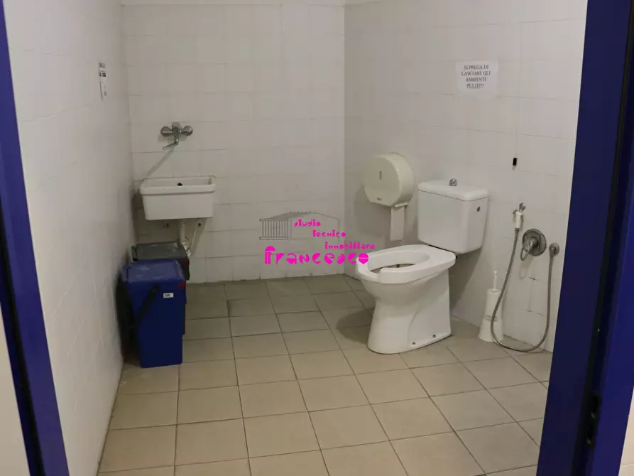 Immagine 29 di Ufficio in vendita  in Via Francesco Berni a Empoli