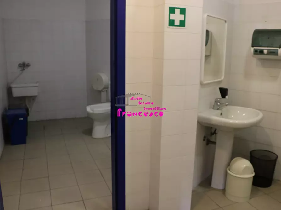 Immagine 31 di Ufficio in vendita  in Via Francesco Berni a Empoli