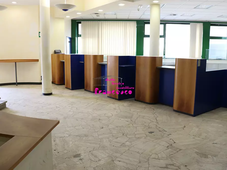 Immagine 32 di Ufficio in vendita  in Via Francesco Berni a Empoli