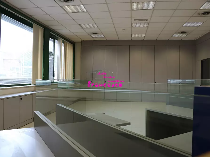 Immagine 34 di Ufficio in vendita  in Via Francesco Berni a Empoli