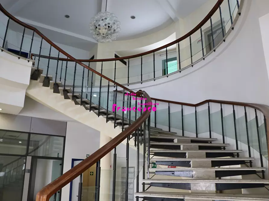 Immagine 36 di Ufficio in vendita  in Via Francesco Berni a Empoli