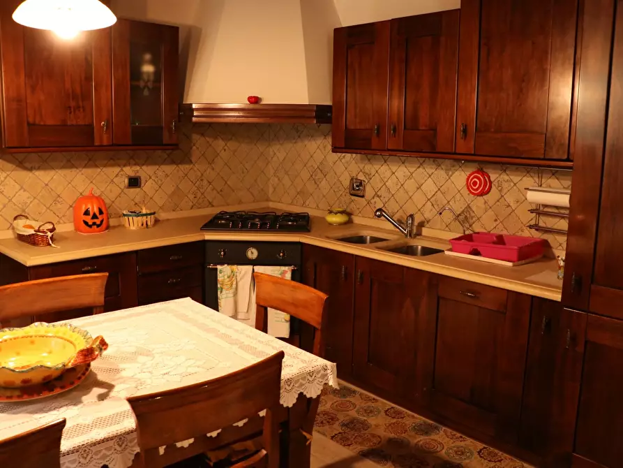 Immagine 7 di Palazzo in vendita  in Via della Forra a Lastra A Signa