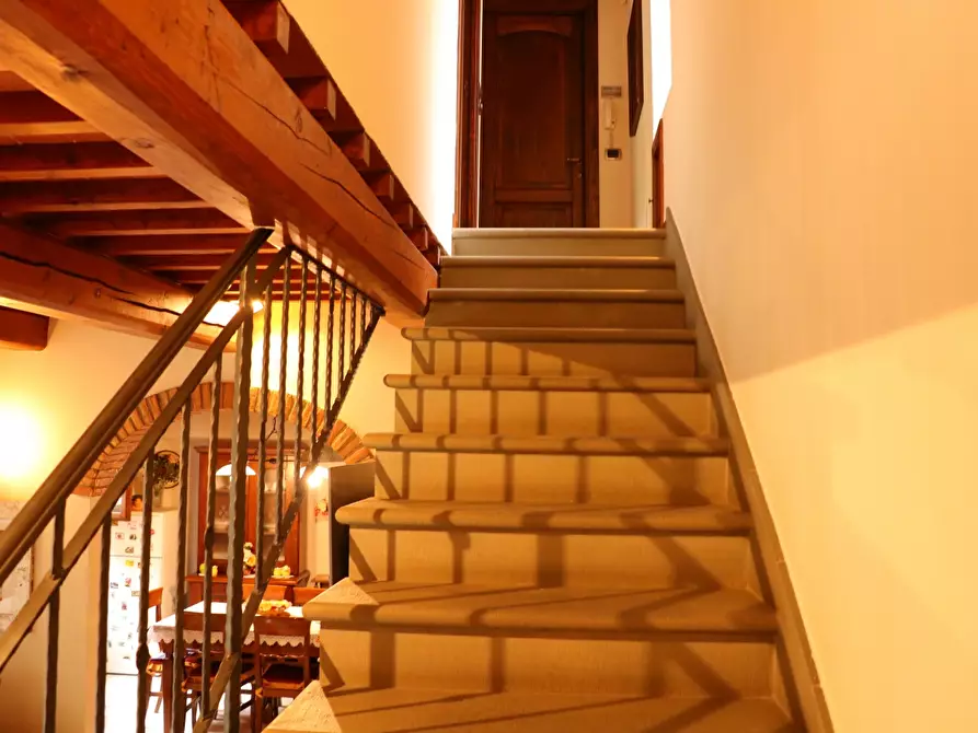 Immagine 27 di Palazzo in vendita  in Via della Forra a Lastra A Signa