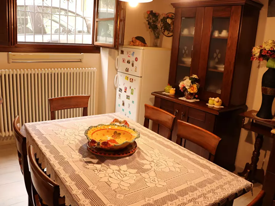 Immagine 5 di Palazzo in vendita  in Via della Forra a Lastra A Signa