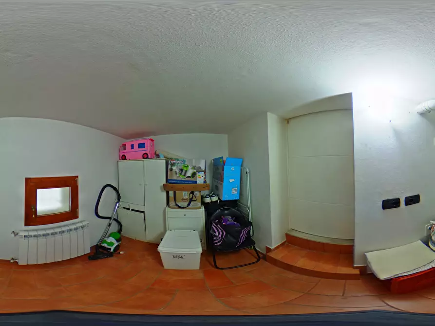 Immagine 26 di Palazzo in vendita  in Via della Forra a Lastra A Signa