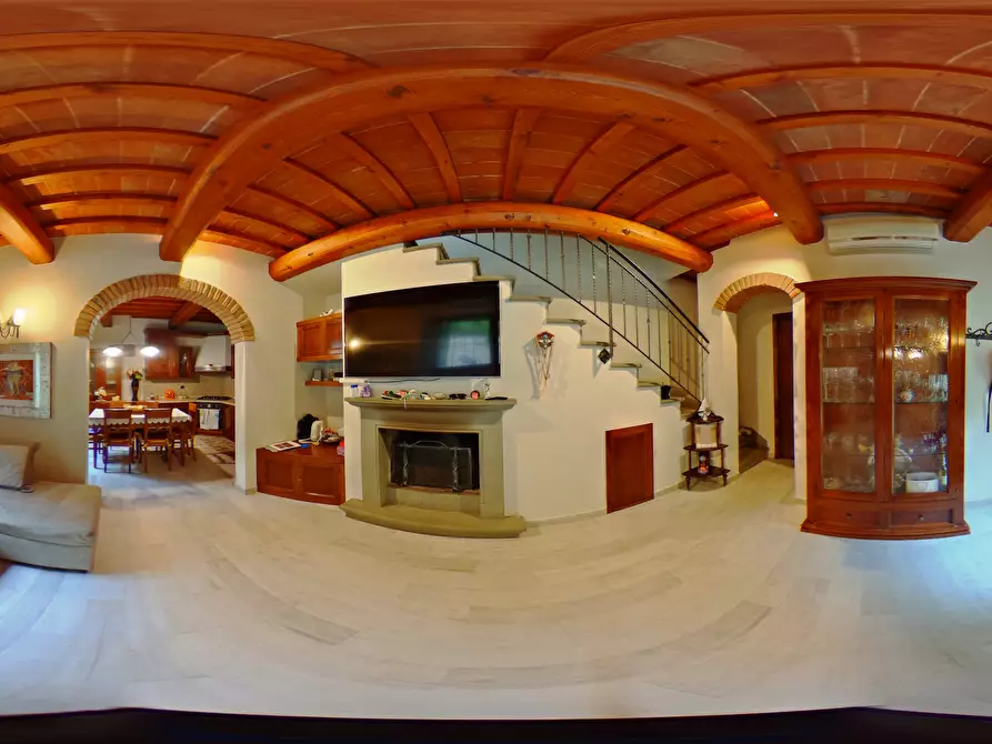 Immagine 22 di Palazzo in vendita  in Via della Forra a Lastra A Signa