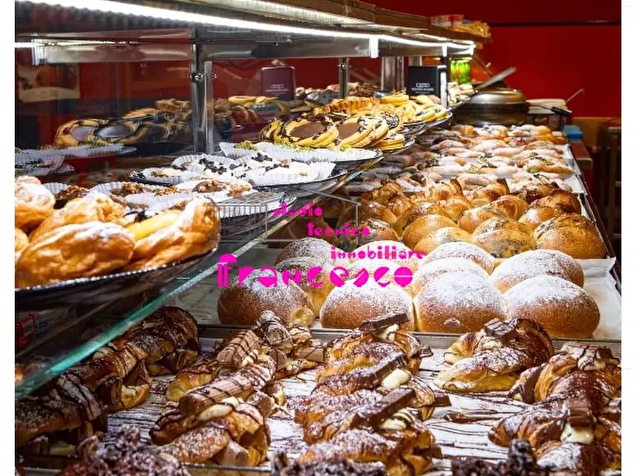 Immagine 4 di Attività commerciale in vendita  in Via degli Olmi a Sesto Fiorentino