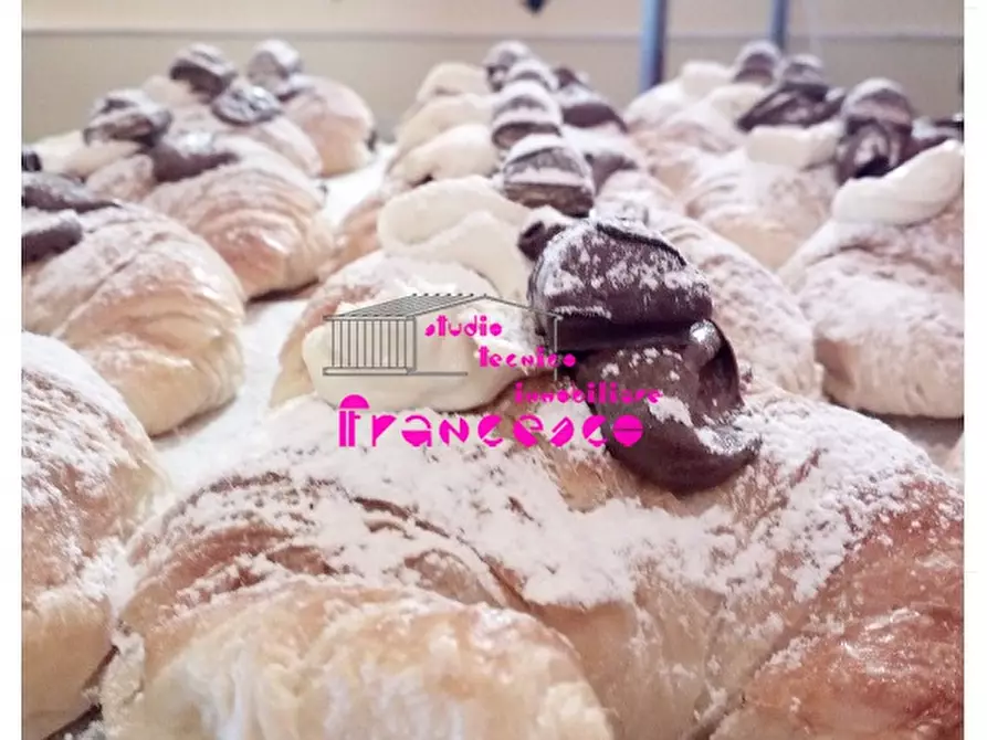 Immagine 8 di Attività commerciale in vendita  in Via degli Olmi a Sesto Fiorentino