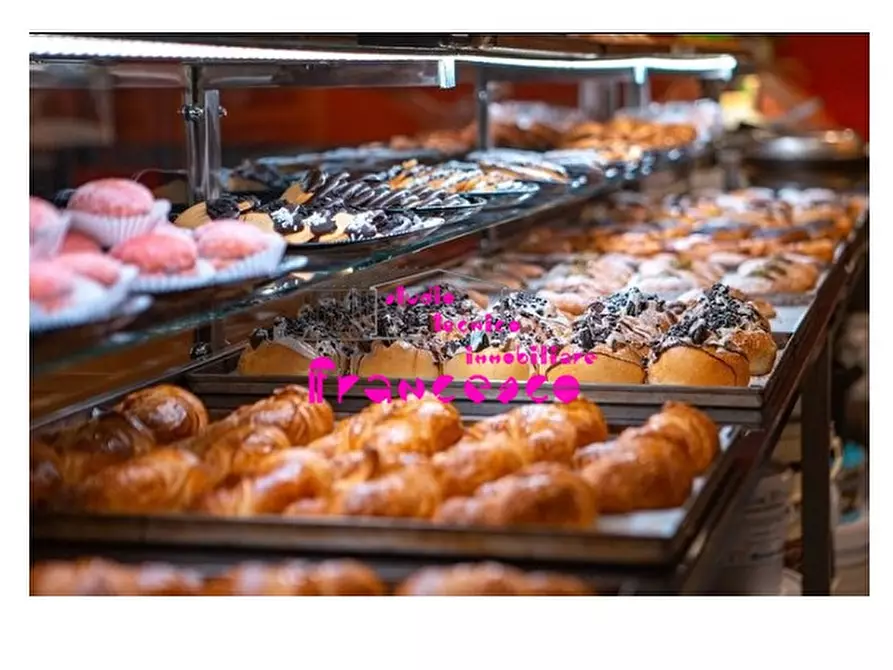 Immagine 9 di Attività commerciale in vendita  in Via degli Olmi a Sesto Fiorentino