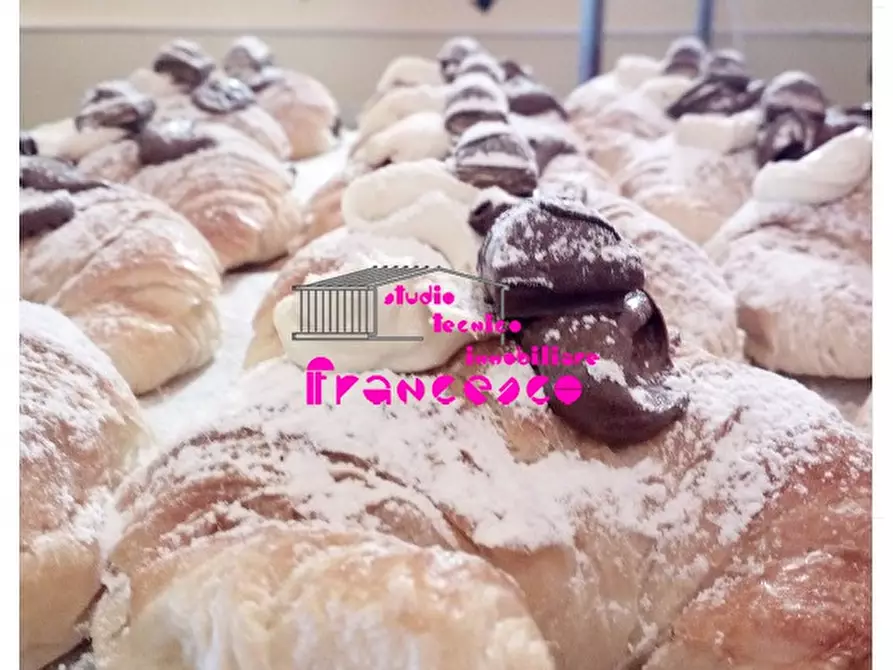 Immagine 10 di Attività commerciale in vendita  in Piazza Garibaldi a San Piero A Sieve