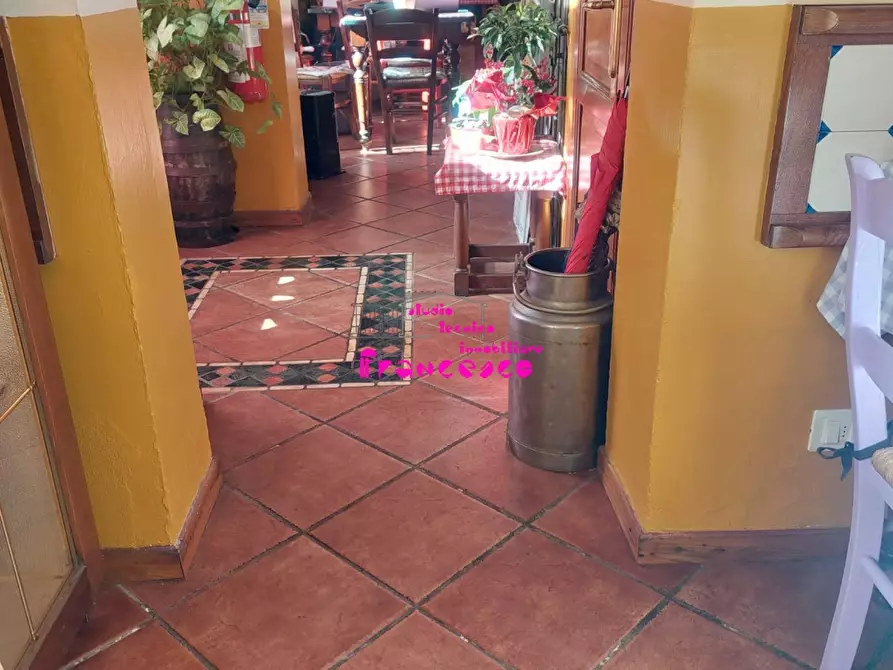 Immagine 3 di Attività commerciale in vendita  in Via Chiantigiana per Ferrone a Impruneta