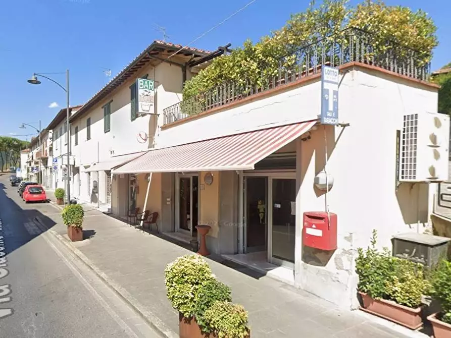 Immagine 5 di Locale commerciale in affitto  in Via Puccini a Calenzano