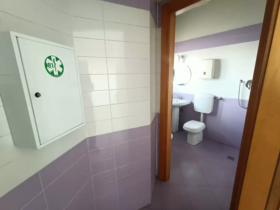 Immagine 9 di Laboratorio in affitto  in Via Pratese a Firenze