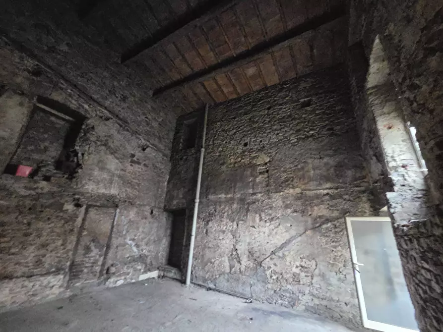 Immagine 5 di Magazzino in vendita  in via di barberino a Calenzano