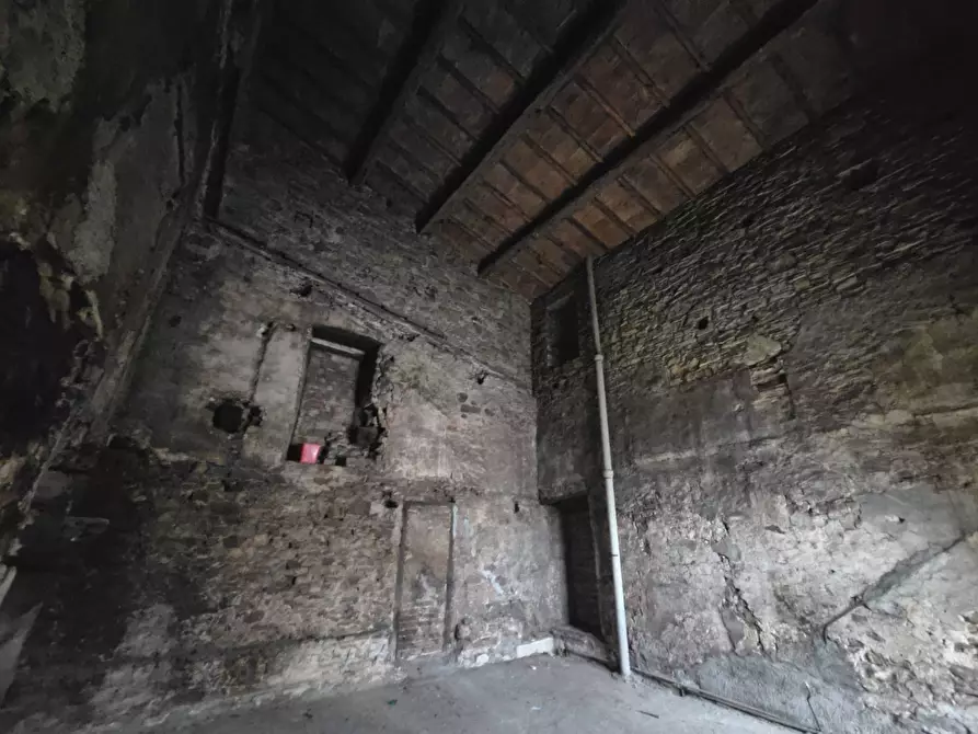 Immagine 6 di Magazzino in vendita  in via di barberino a Calenzano