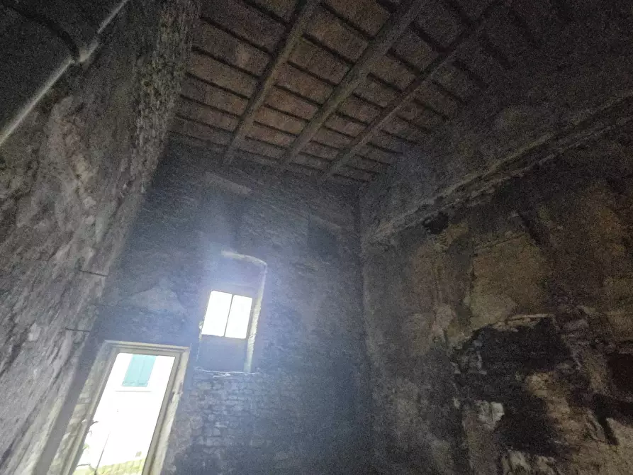 Immagine 13 di Magazzino in vendita  in via di barberino a Calenzano