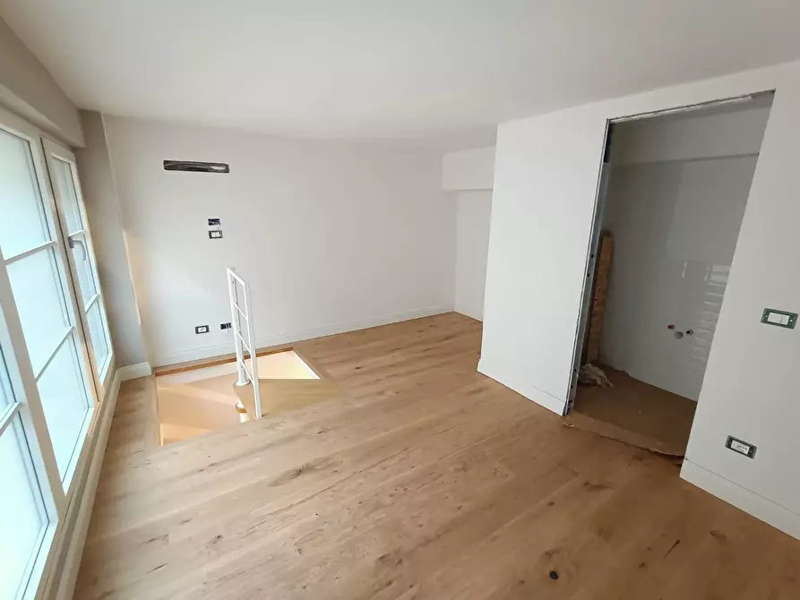 Immagine 7 di Magazzino in vendita  in via Maragliano a Firenze